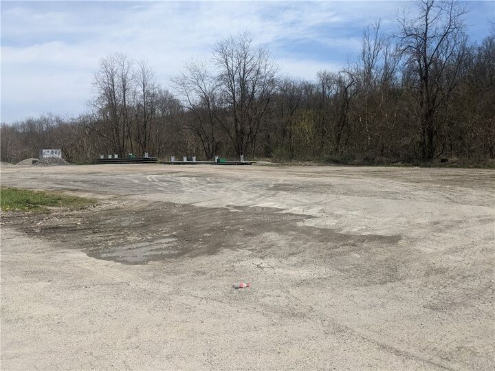 Property Photo: 1099 Jolly School Rd PA 15301