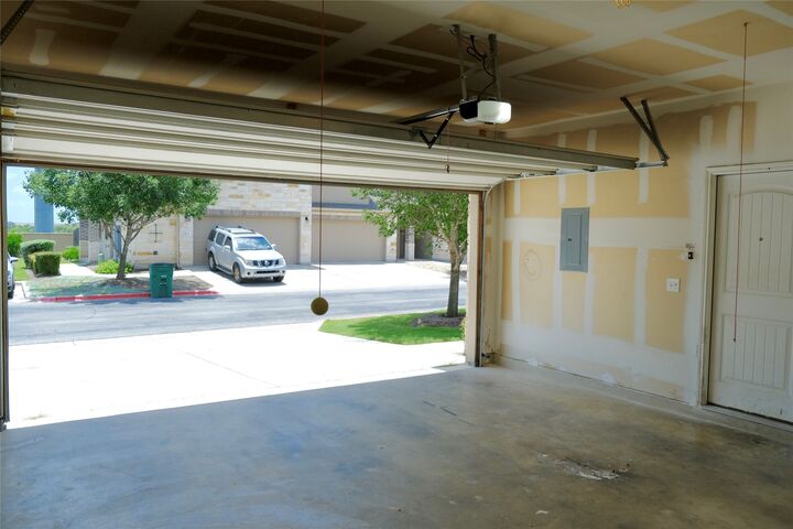 Property Photo: 2880 Donnell Drive 801 TX 78664