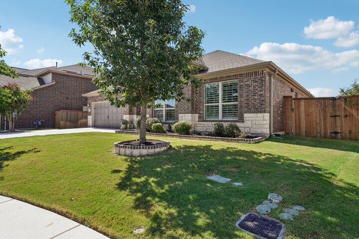 Property Photo: 2424 Costera Street TX 78641