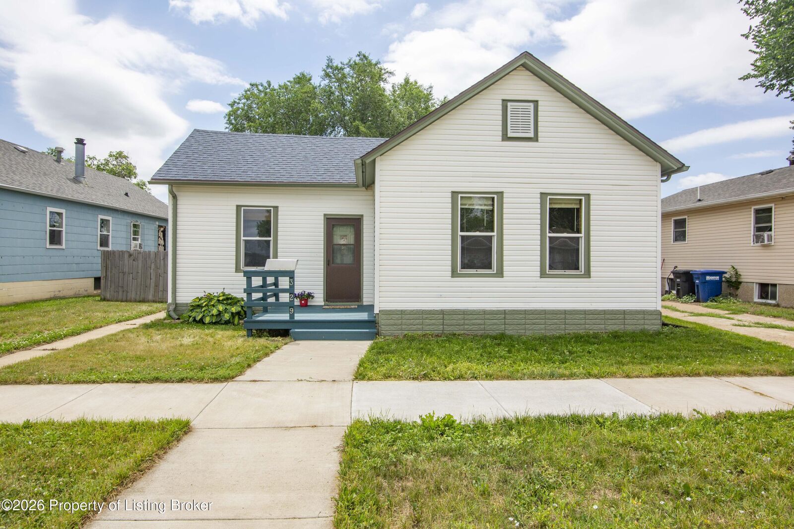Property Photo:  329 1st Street SW  ND 58601 