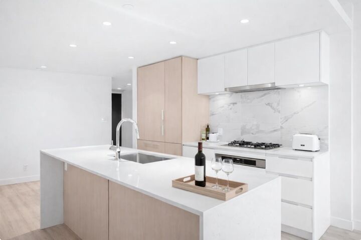Property Photo:  1500 Fern Street 709  BC V7J 0E6 