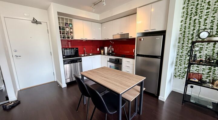 Property Photo:  131 Regiment Square 809  BC V6B 1X6 