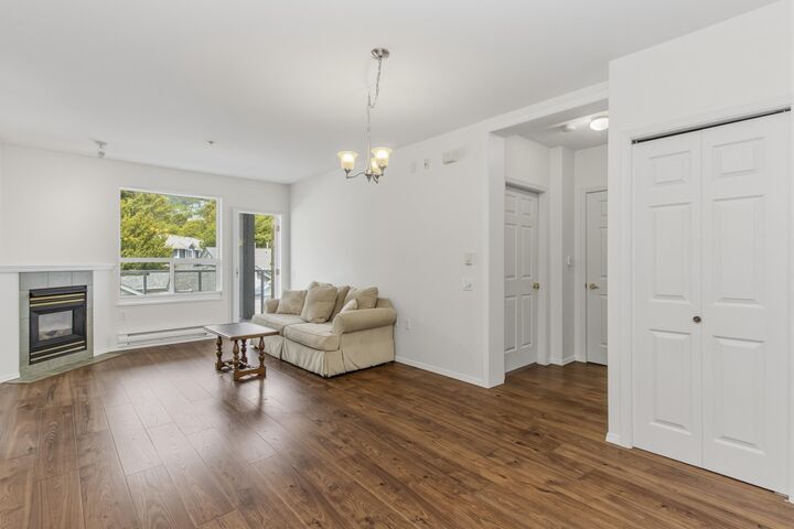 Property Photo: 1203 Pemberton Avenue 207 BC V8B 0J7