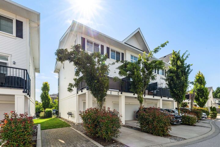 Property Photo:  27735 Roundhouse Drive 4  BC V4X 0B9 