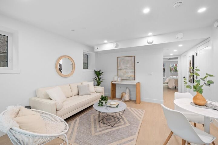 Property Photo:  2135 E Pender Street 102  BC V5L 1X3 
