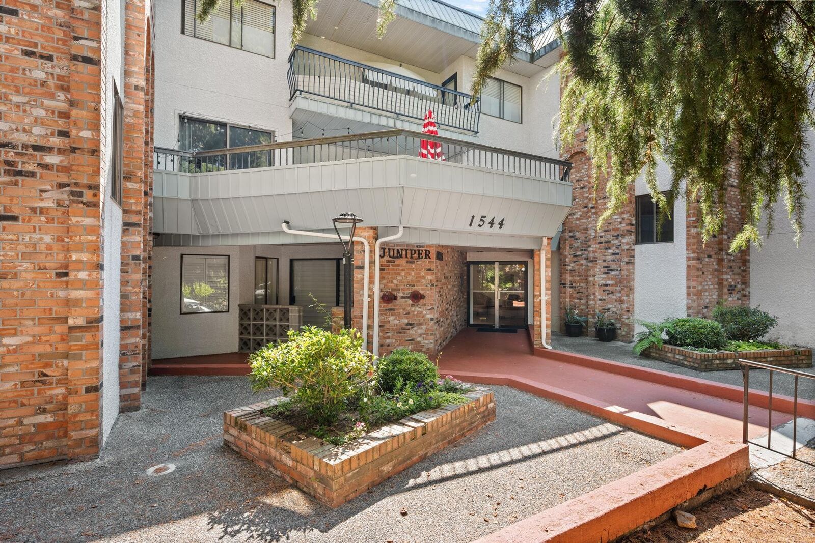 Property Photo: 1544 Fir Street 204 BC V4B 4B7