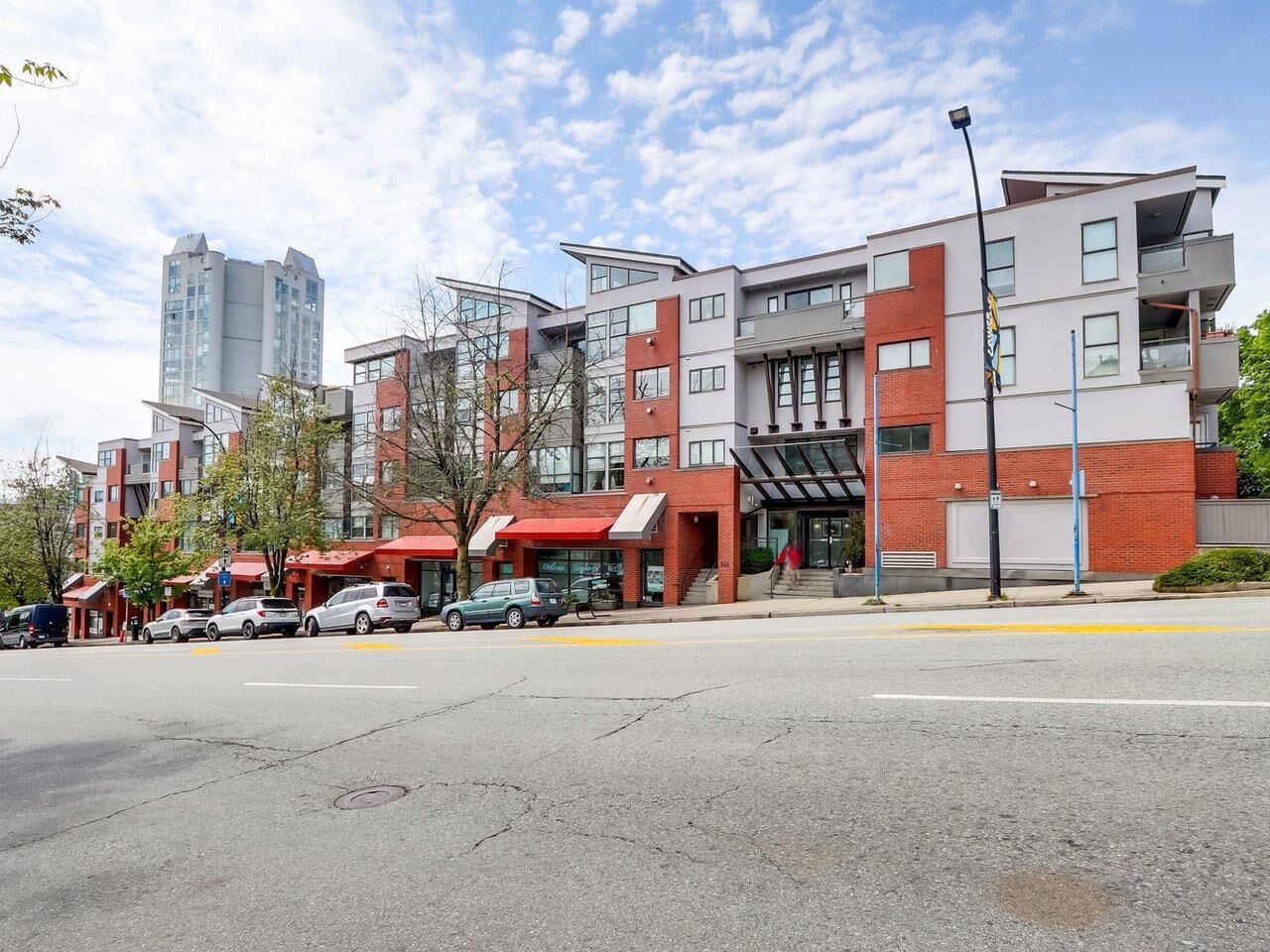 Property Photo: 345 Lonsdale Avenue 414 BC V7M 3M9