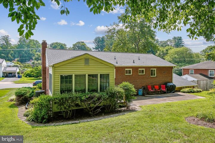 Property Photo:  3210 Patrick Henry Drive  VA 22044 