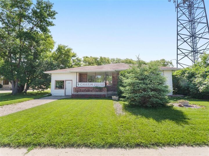 Property Photo:  190 Main Street  MB R1A 1R6 