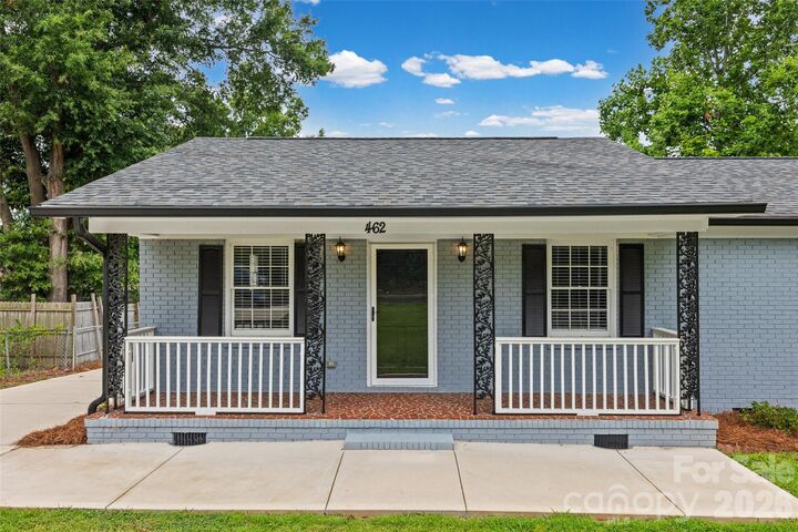 Property Photo: 462 S Heckle Boulevard SC 29730
