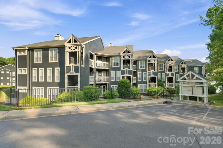 Property Photo:  2135 Regatta Lane 303  NC 28037 