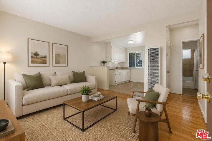 Property Photo:  2321 3rd Ave  CA 90018 