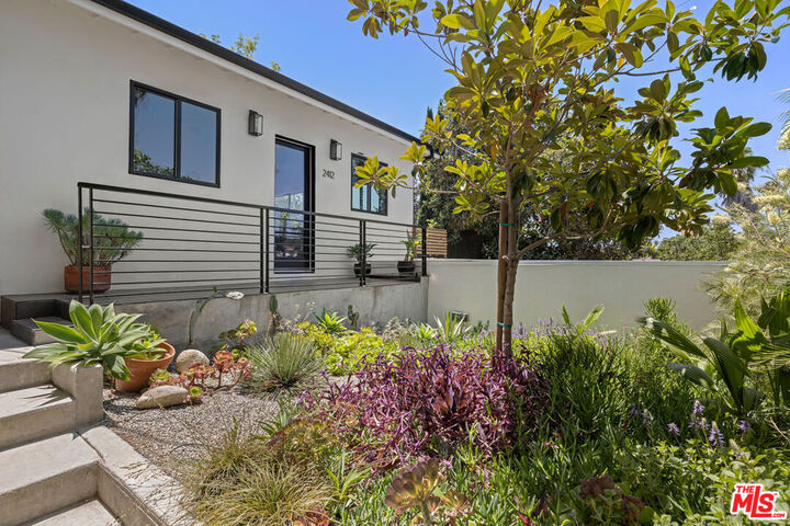 Property Photo:  2412 Reservoir St  CA 90026 