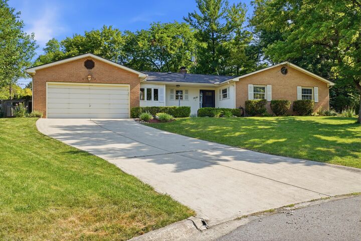 Property Photo: 5820 Stoney Creek Court OH 43235