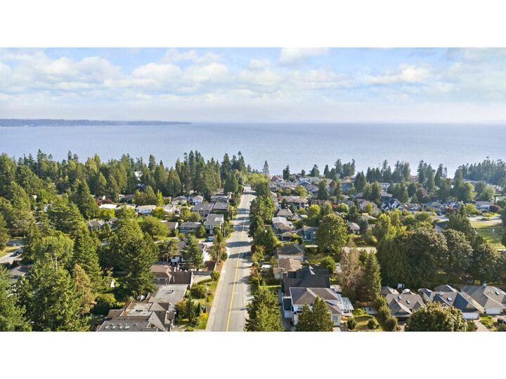 Property Photo:  13585 16 Avenue 209  BC V4A 1P6 