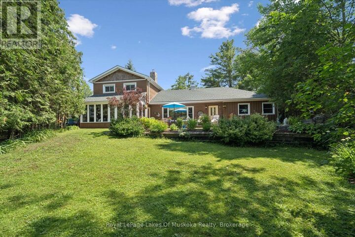 1012 Grey Street — photo 1