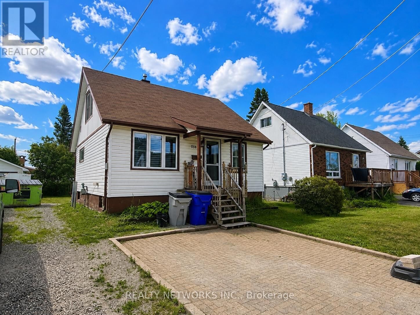 Property Photo:  556 Maple Street South  ON P4N 2A3 
