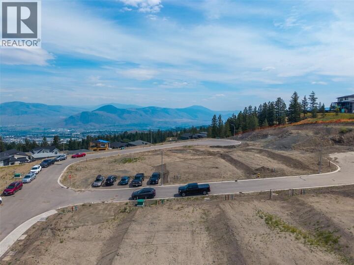 Property Photo:  1600 Aberdeen Drive 110  BC V1S 0C6 