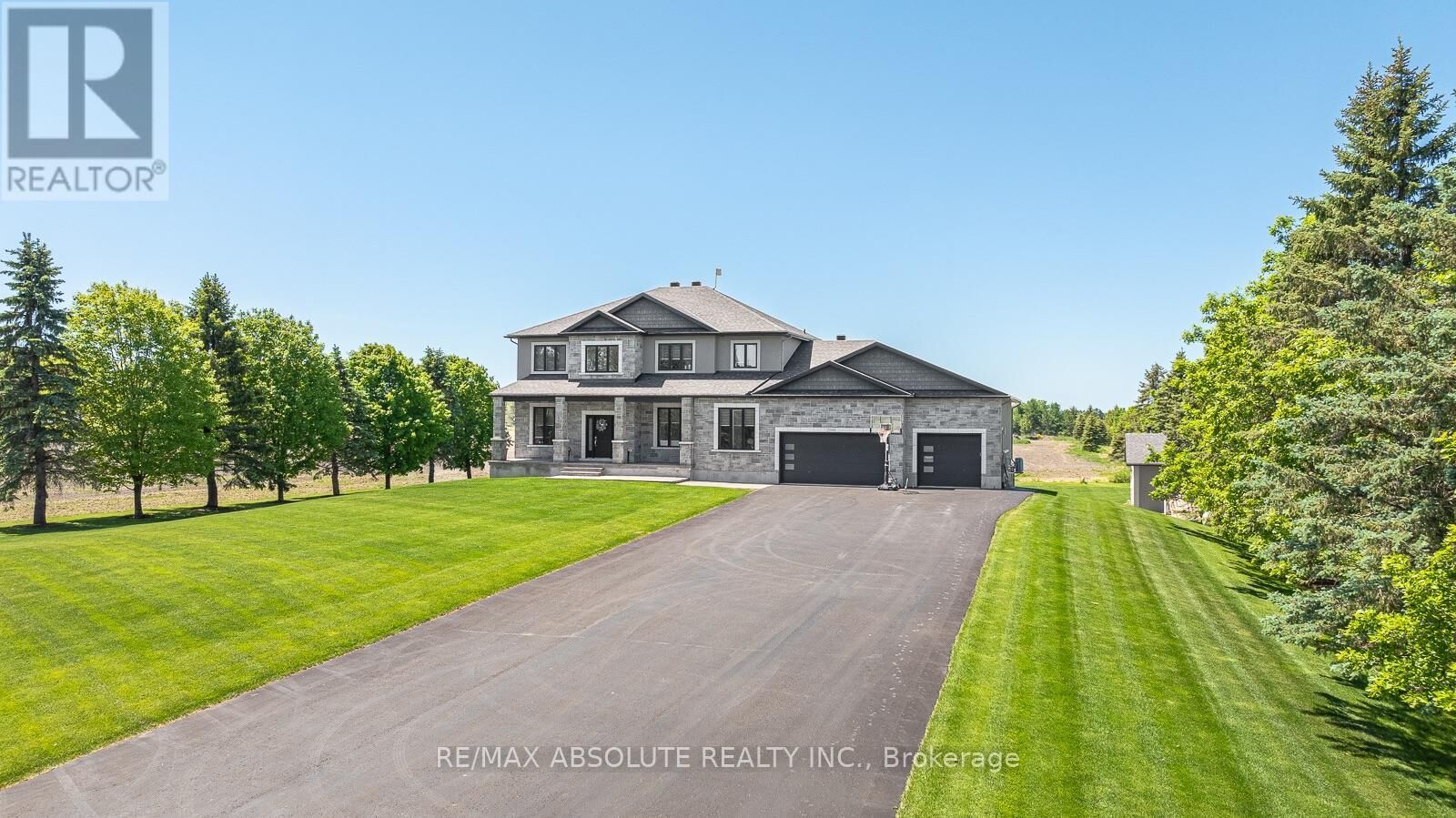 Property Photo:  3194 Steeple Hill Crescent  ON K1A 2Z0 