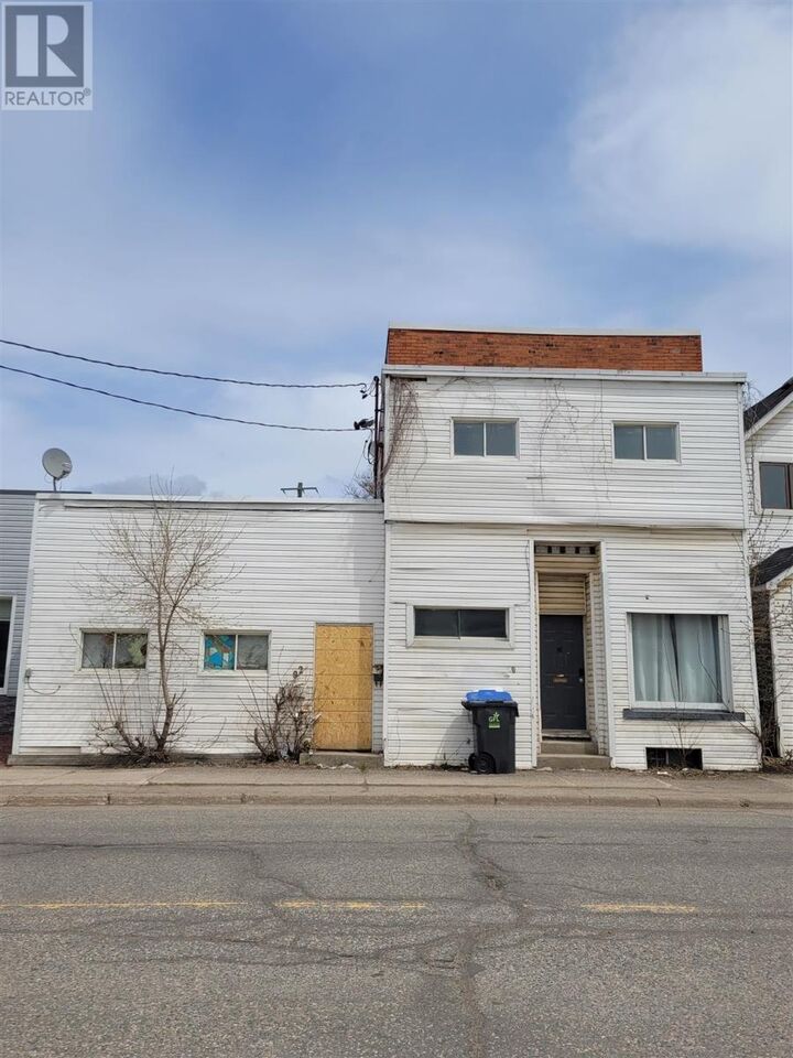 Property Photo:  90-92 Wellington St W  ON P6A 1H1 