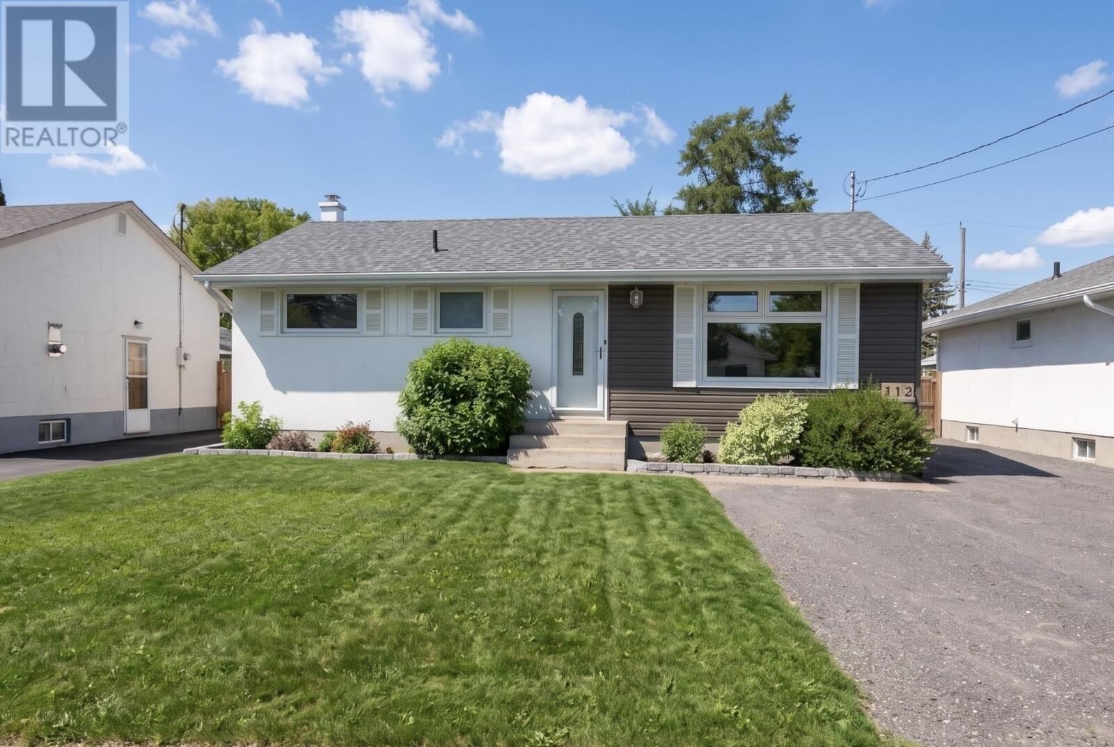 Property Photo:  113 Isabella St. W.  ON P7E 5N3 