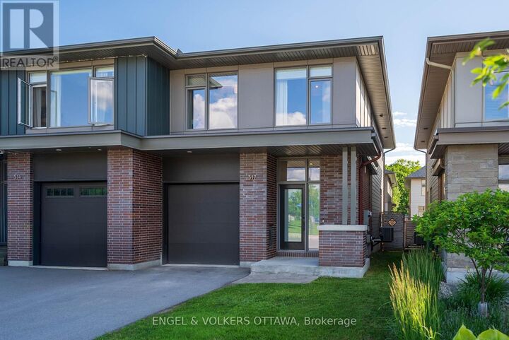 Property Photo:  512 Chene Way  ON K1K 4Z1 