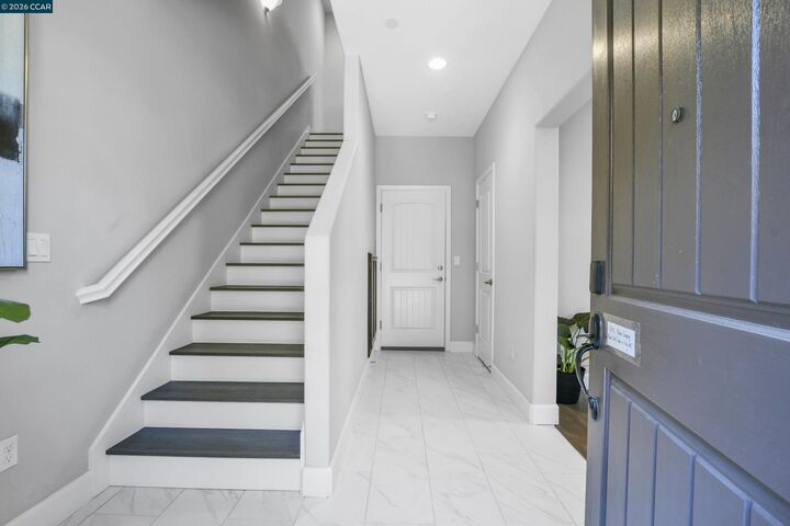 Property Photo: 601 Tierney Place CA 94553