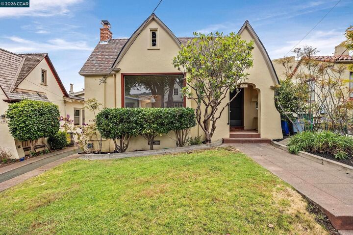 Property Photo: 616 Curtis St CA 94706