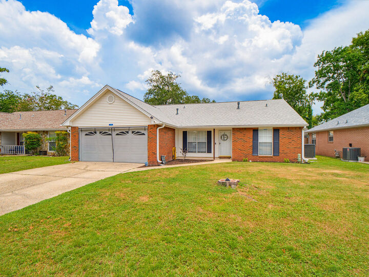 Property Photo:  1565 Meadowbrook Court  FL 32578 