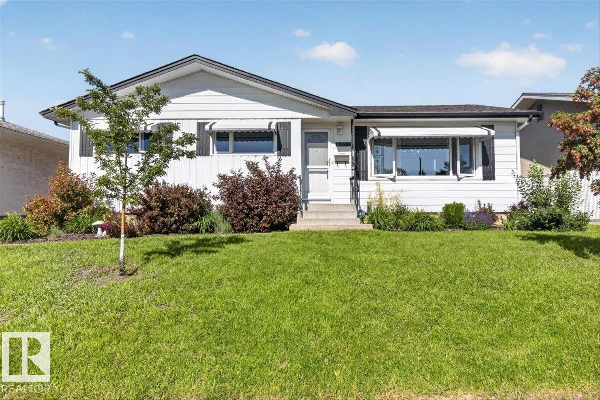 Property Photo:  13520 67 St NW  AB T5C 0C8 