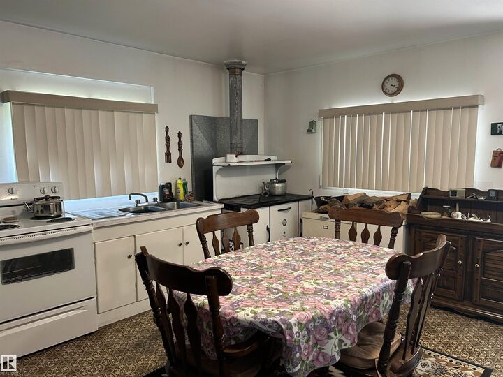 Property Photo:  58024 Rr210  AB T0A 0Z0 