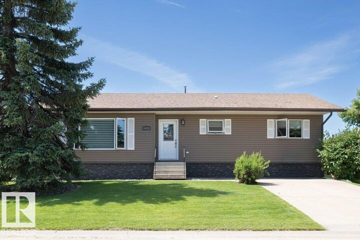 Property Photo: 10420 111 Avenue AB T7P 1E9