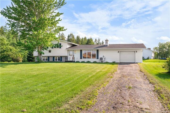 104 Evangeline Street — photo 1