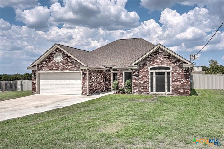 Property Photo:  182 Needlepoint Lane  TX 76549 
