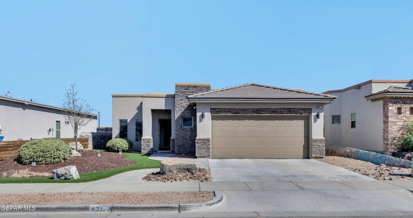 Property Photo: 421 S Halstead Drive TX 79928