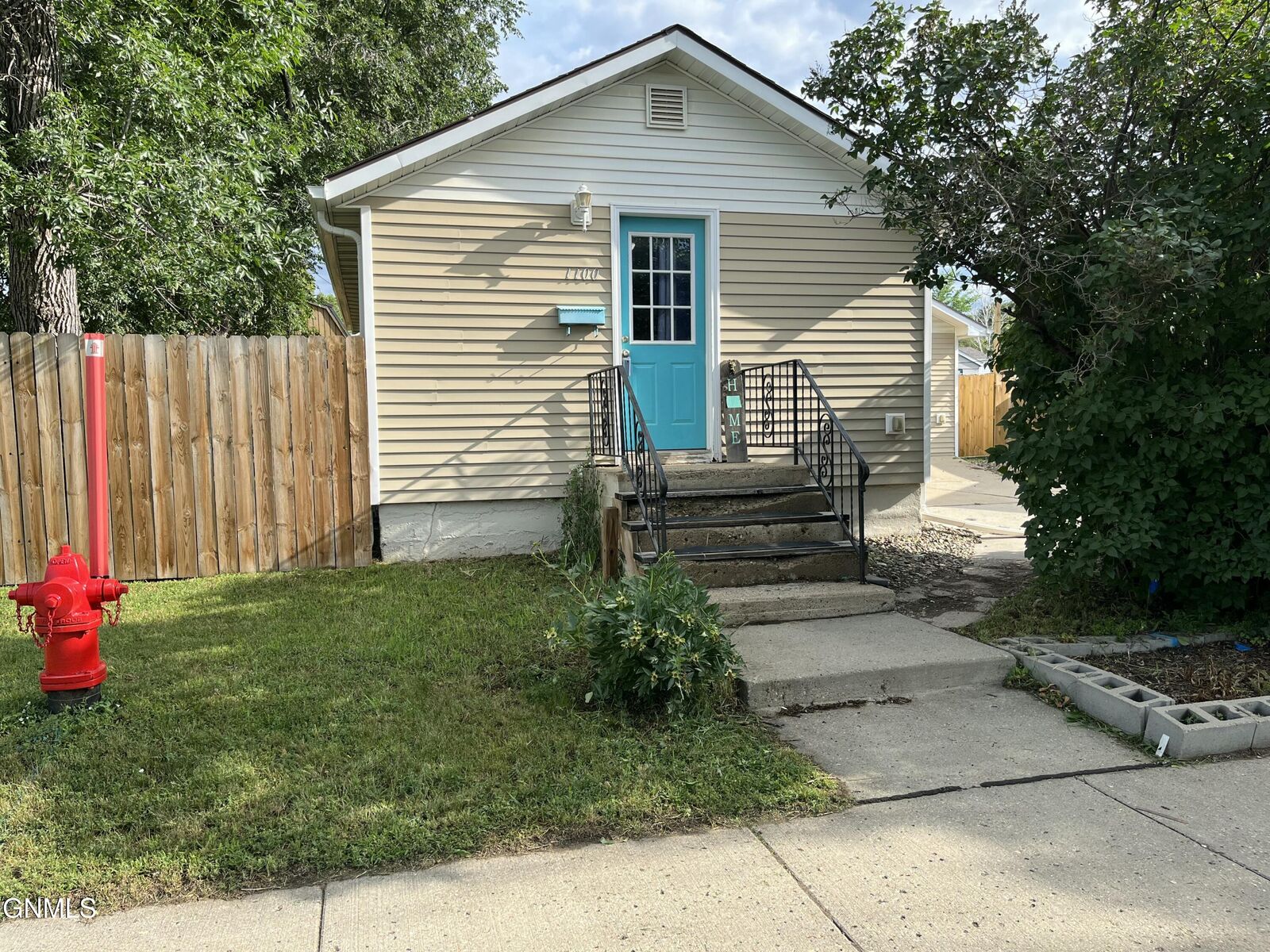 Property Photo: 1100 1st Street NE ND 58554