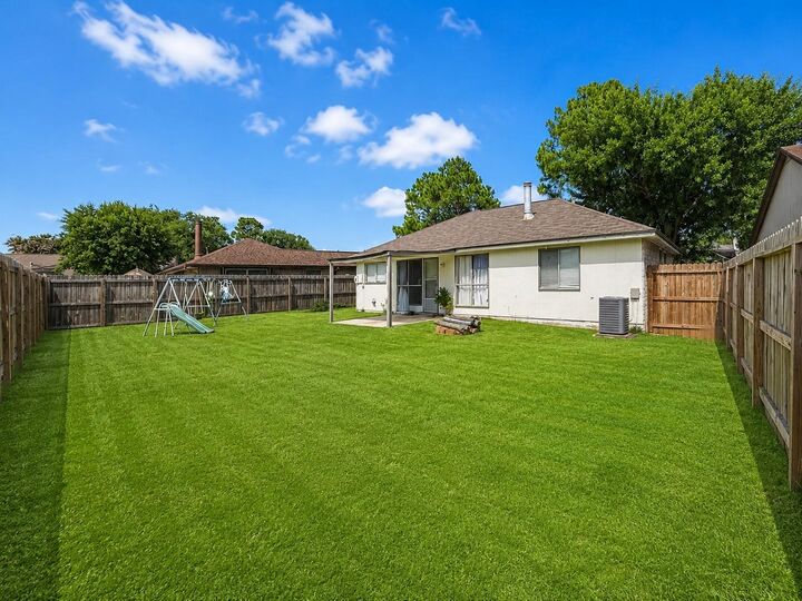 Property Photo: 7819 Breda Drive TX 77521