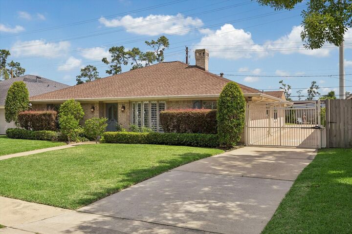 Property Photo:  6423 Cindy Lane  TX 77008 