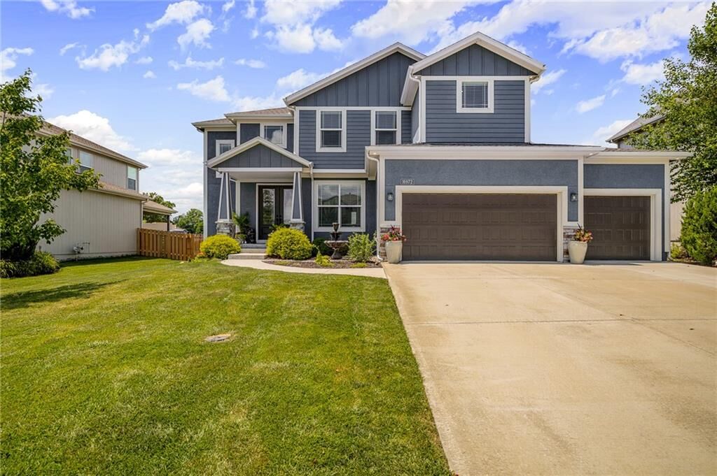 Property Photo:  16972 S Hunter Street  KS 66062 