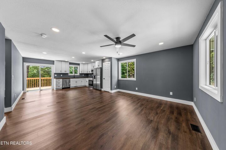 Property Photo:  382 Davenport Rd  TN 37766 