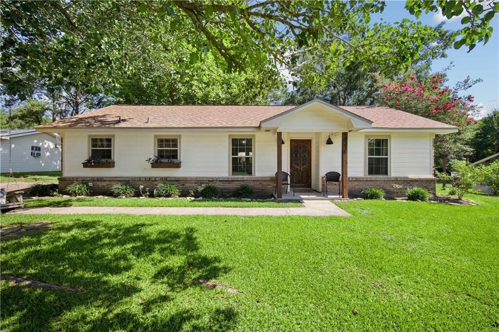 Property Photo: 10310 Southhill Drive AL 36695
