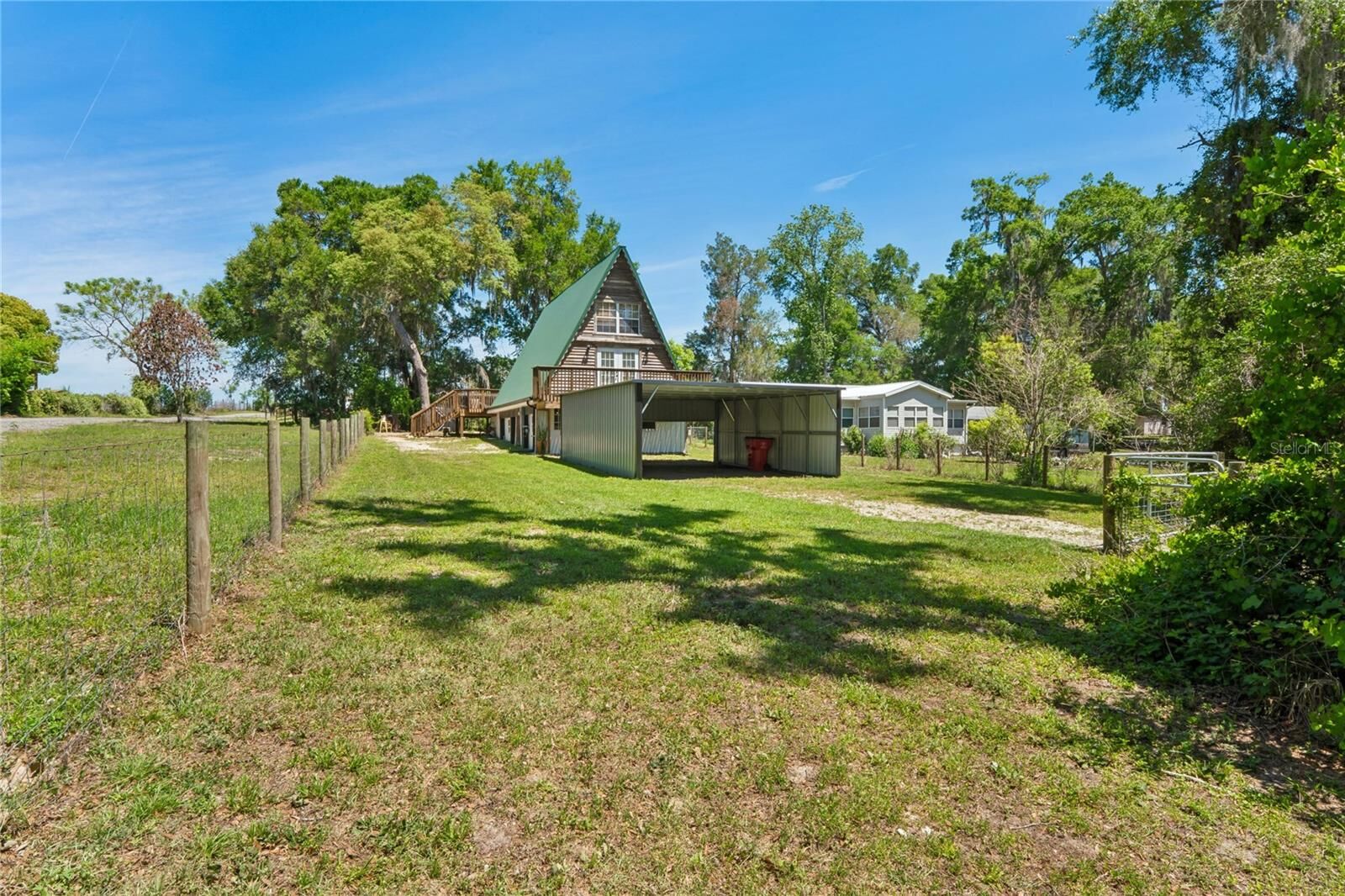 Property Photo: 9366 Cr 649 FL 33513