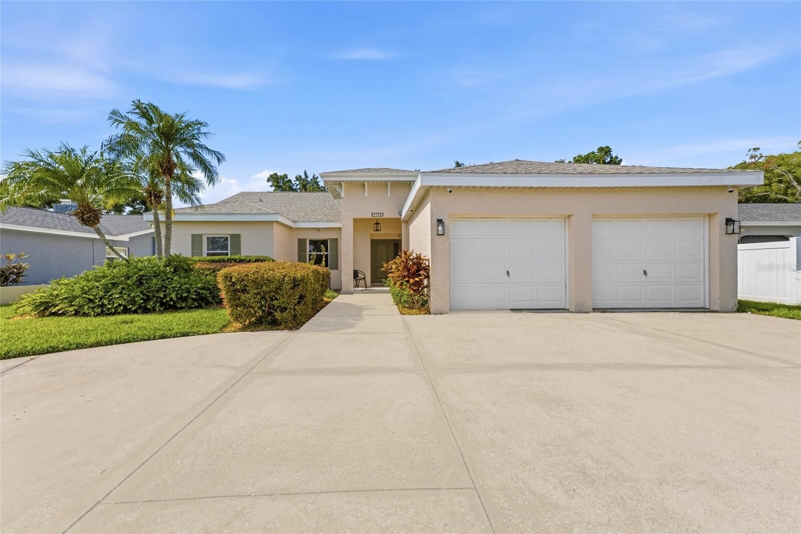 Property Photo:  2708 W Osborne Avenue  FL 33614 