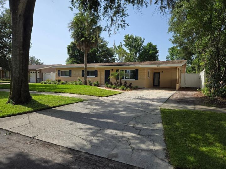 Property Photo:  2010 Summerfield Road  FL 32792 
