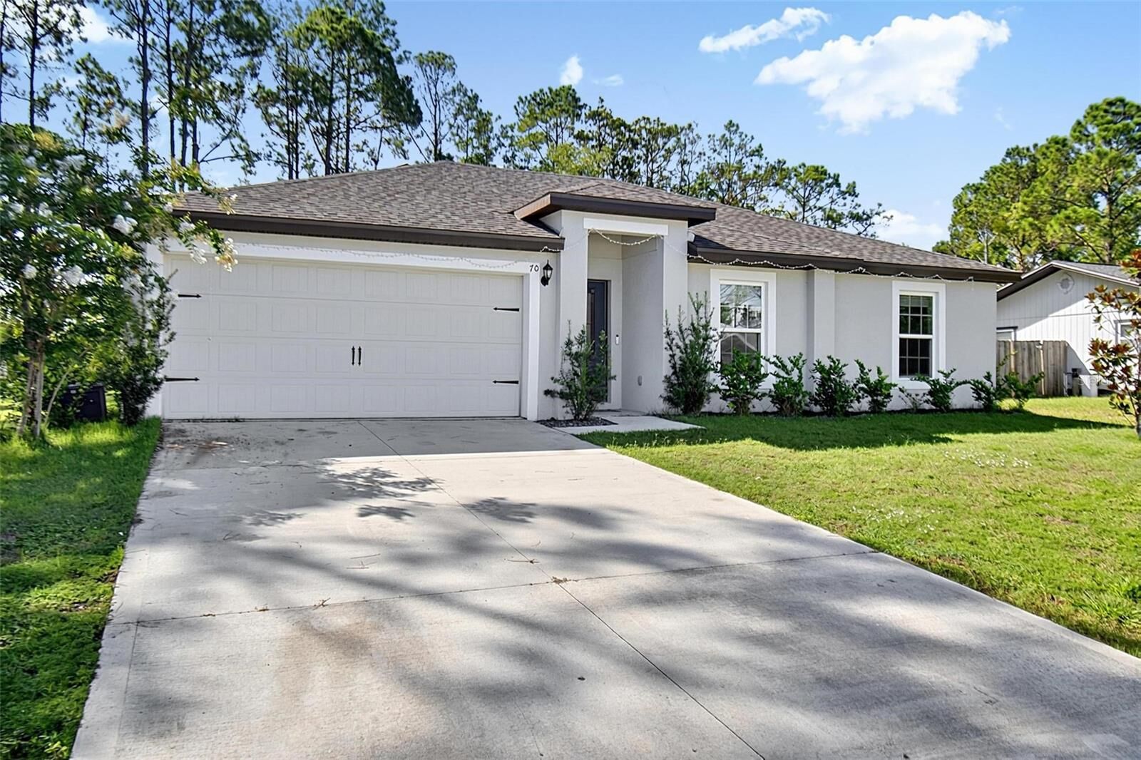 Property Photo: 70 Pebble Beach Drive FL 32164