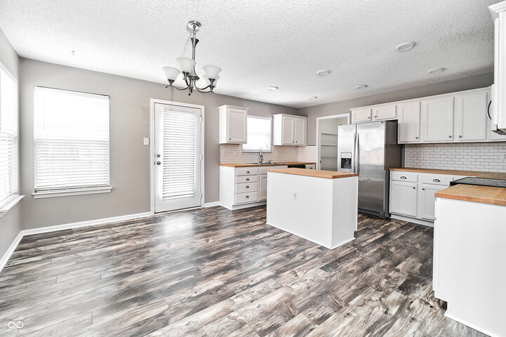 Property Photo: 10275 Lothbury Circle IN 46037