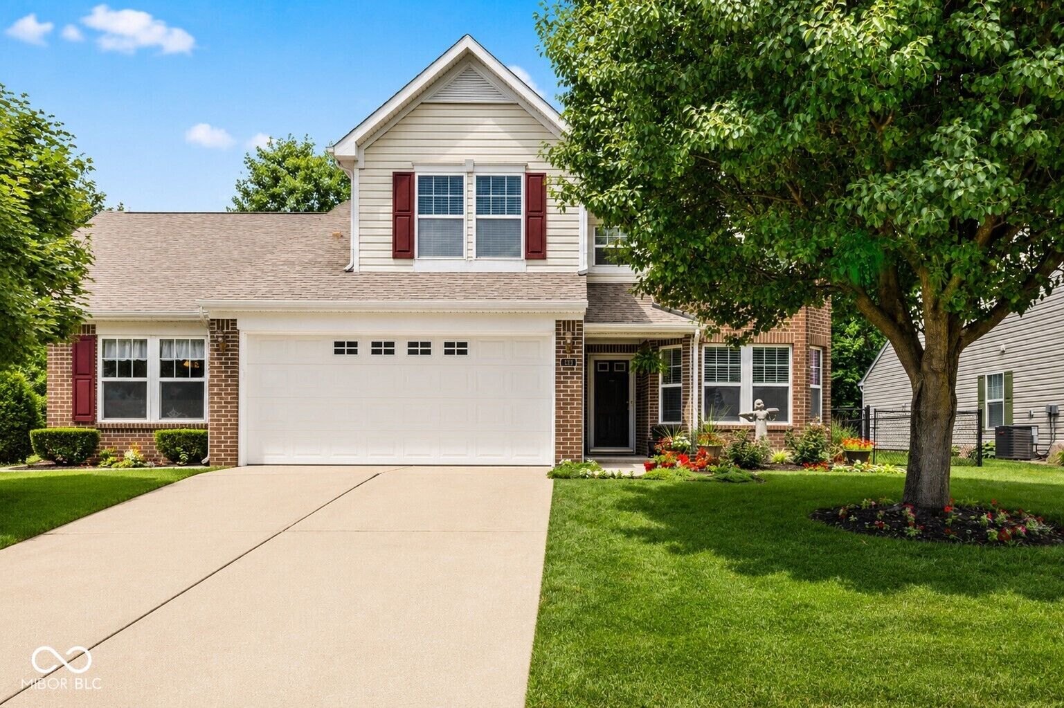 Property Photo: 1312 Summerhouse Drive IN 46217
