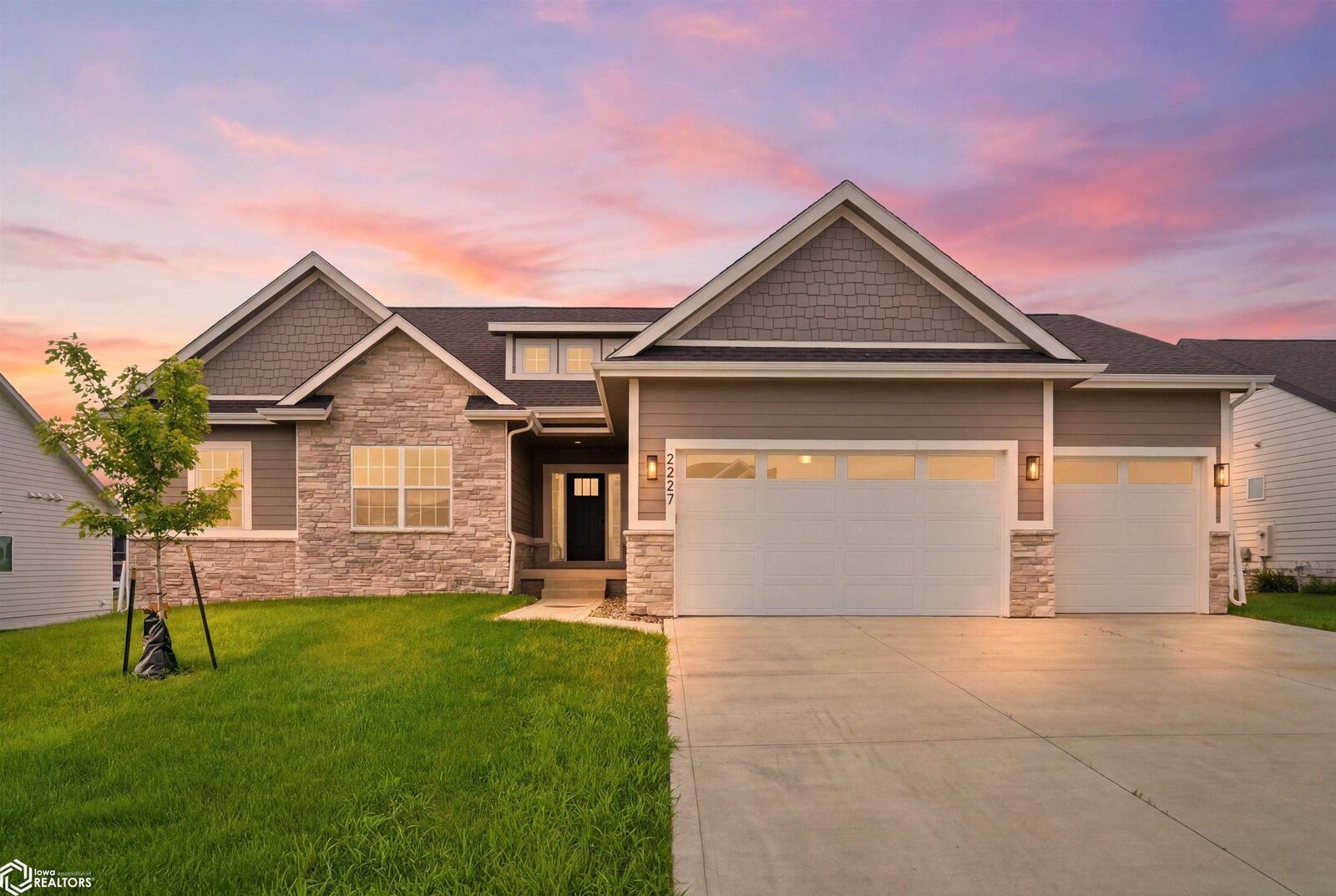 Property Photo: 2227 Green Leaf Circle IA 50211