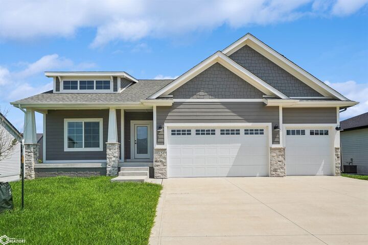 Property Photo:  95 NW Hidden Knoll  IA 50263 