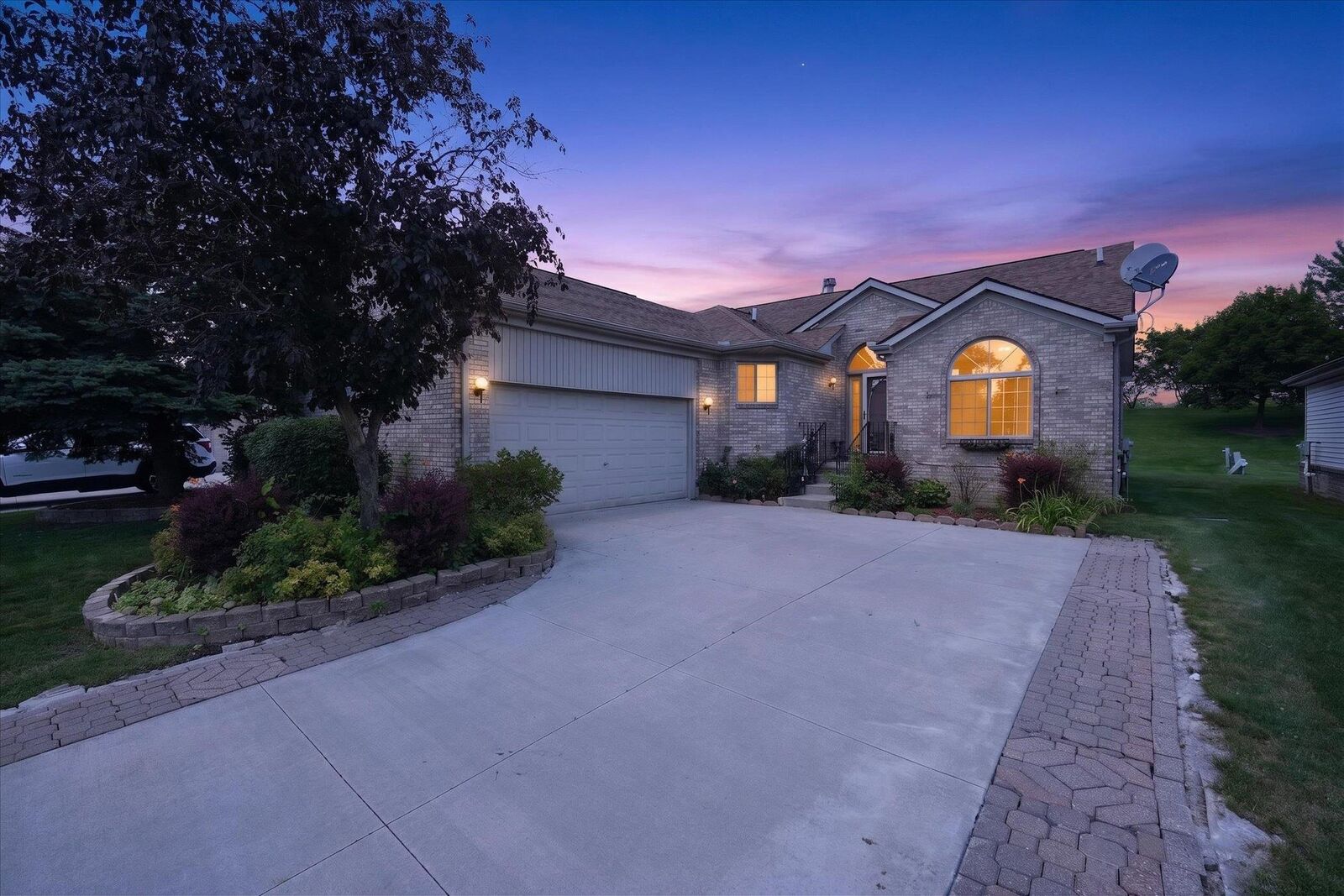 Property Photo: 3527 New Boston Drive MI 48314